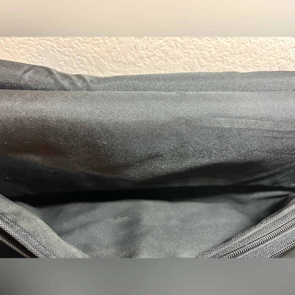 Solo Laptop Bag Various Size Compartments.